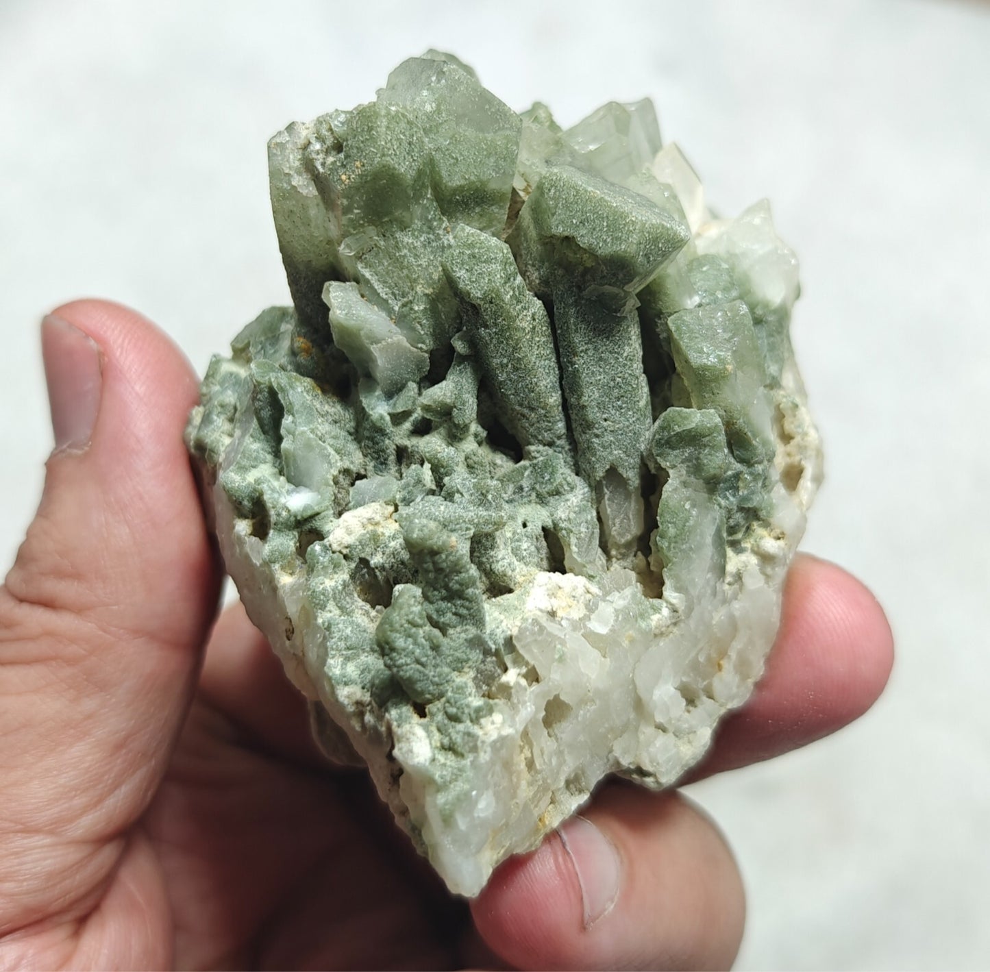 Natural beautifully terminated Chlorite Quartz crystals cluster 162 grams