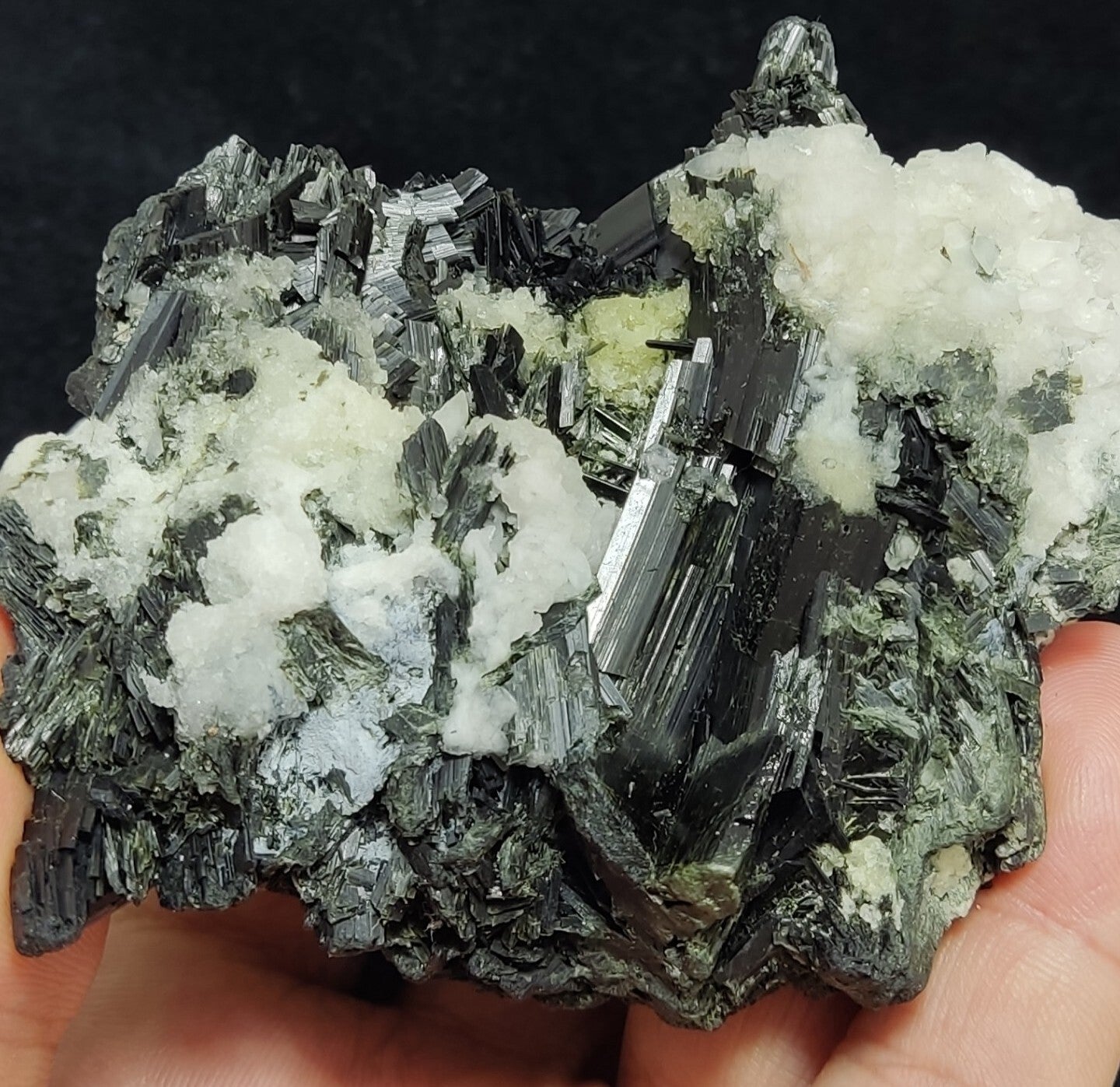 An aesthetic combo specimen of aegirine on albite 324 grams