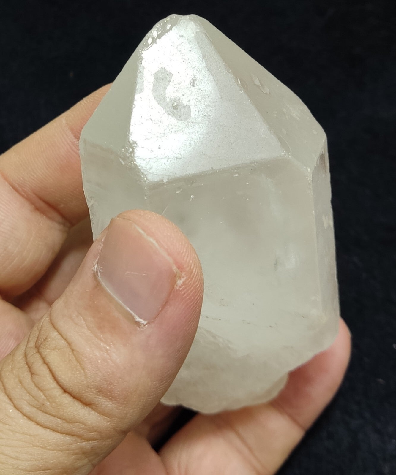 An Aesthetic terminated specimen of Quartz crystal 216 grams
