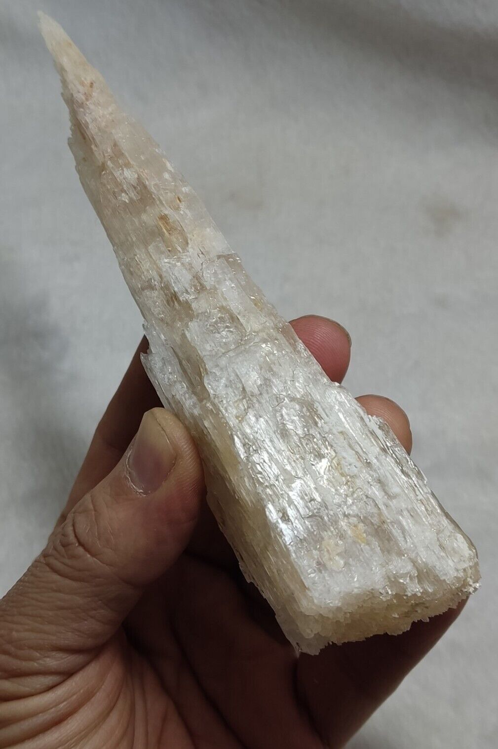 A very Aesthetic Natural elongated fully etched spodumene crystal 200 grams