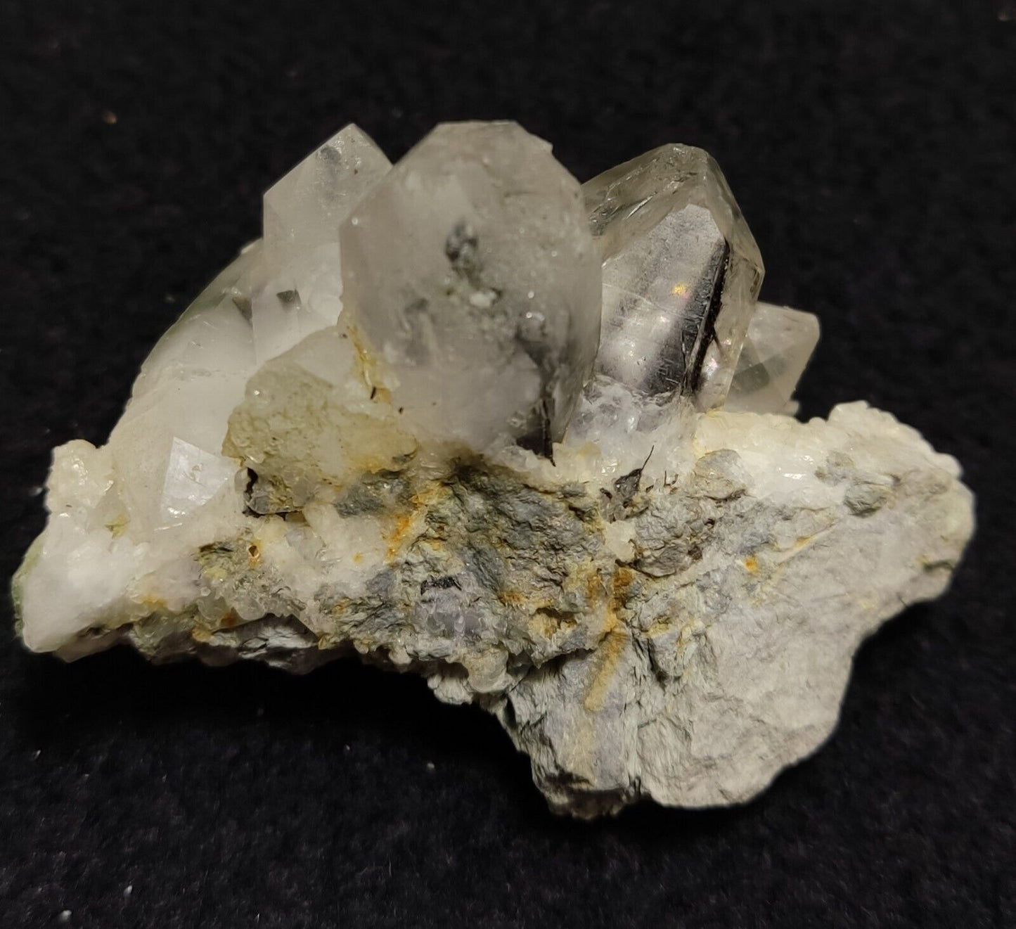 A very Aesthetic Natural terminated brookite Quartz cluster 49grams