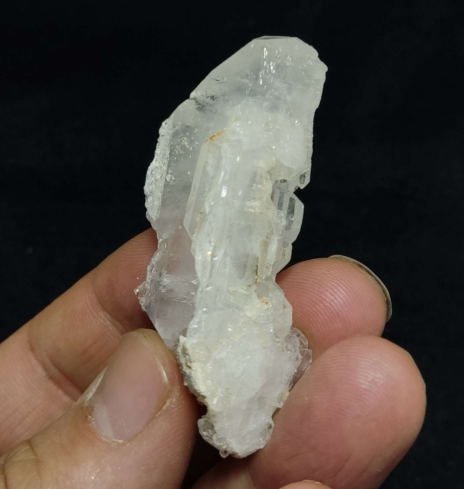 An amazing specimen of terminated faden Quartz crystal 32 grams