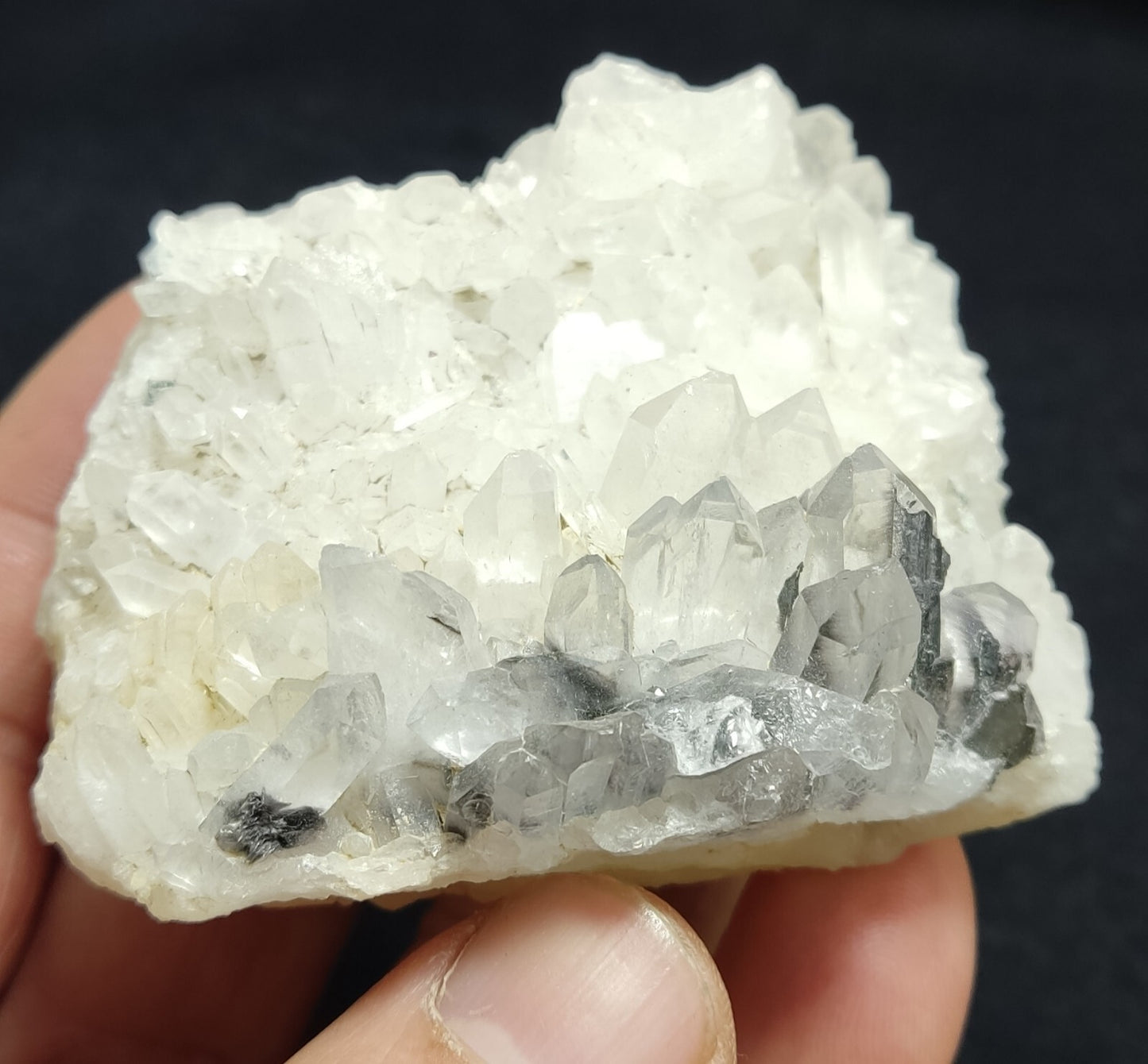 A very Aesthetic Natural terminated brookite Quartz cluster 161 grams