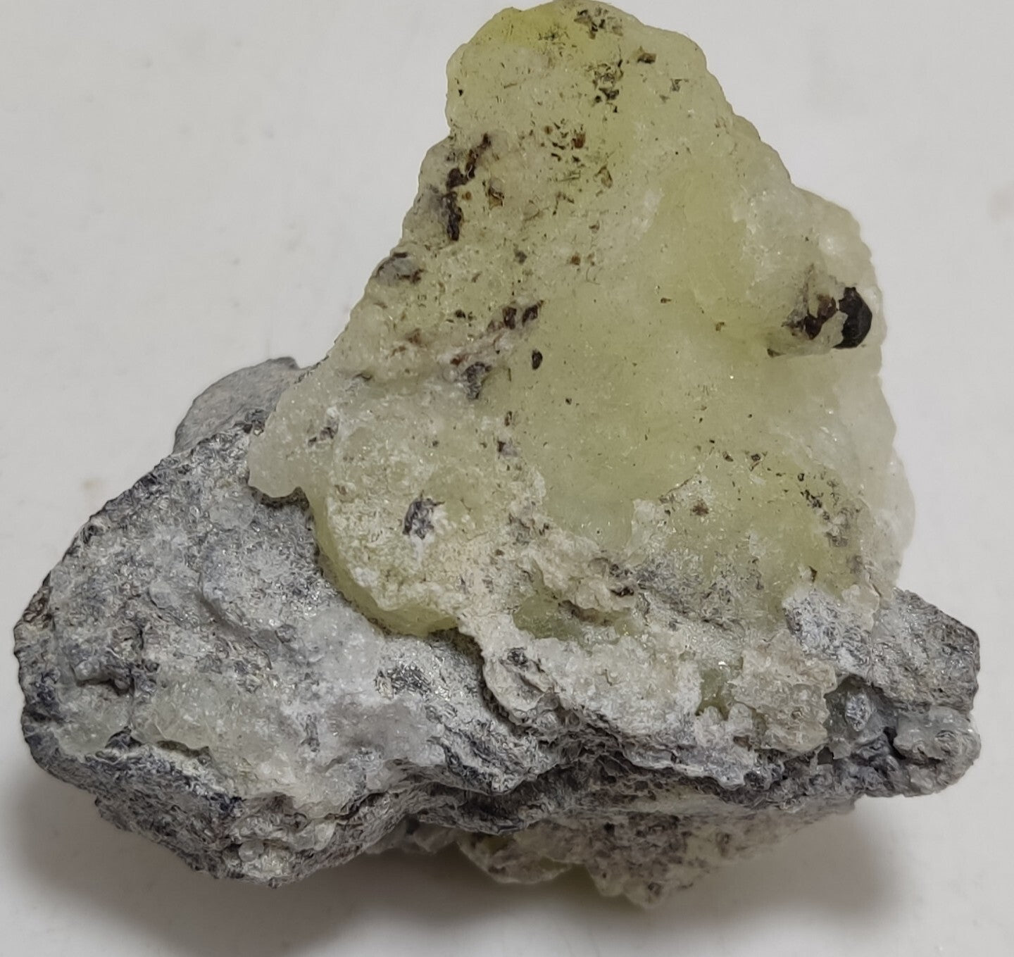 An Aesthetic Natural specimen of brucite with chromite 73 grams
