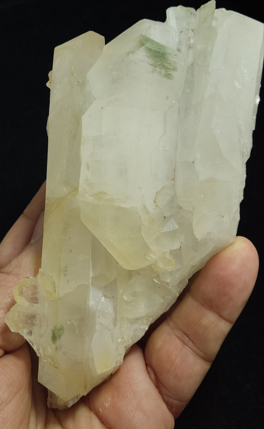 Natural beautifully terminated Quartz with Chlorite Inclusions 396 grams