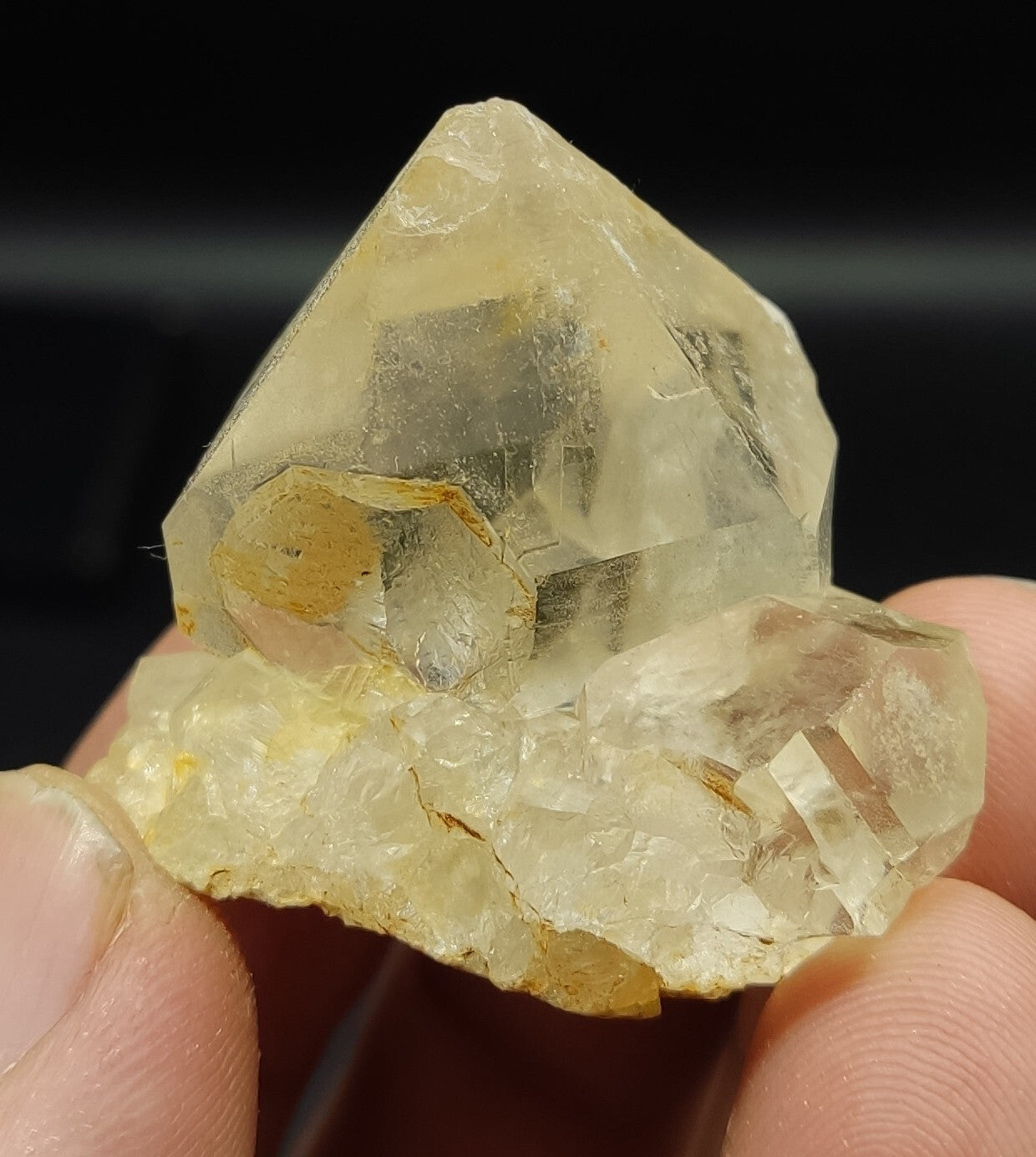An Aesthetic terminated Quartz crystal specimen 46 grams