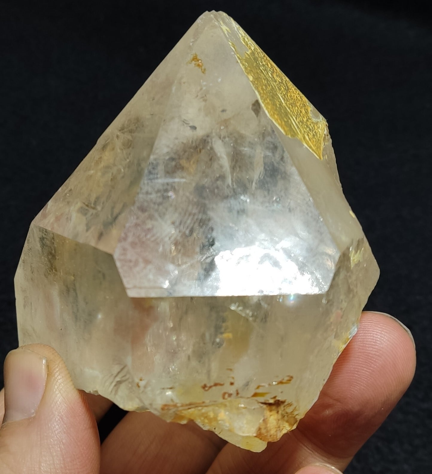 An Aesthetic terminated specimen of Quartz crystal 387 grams