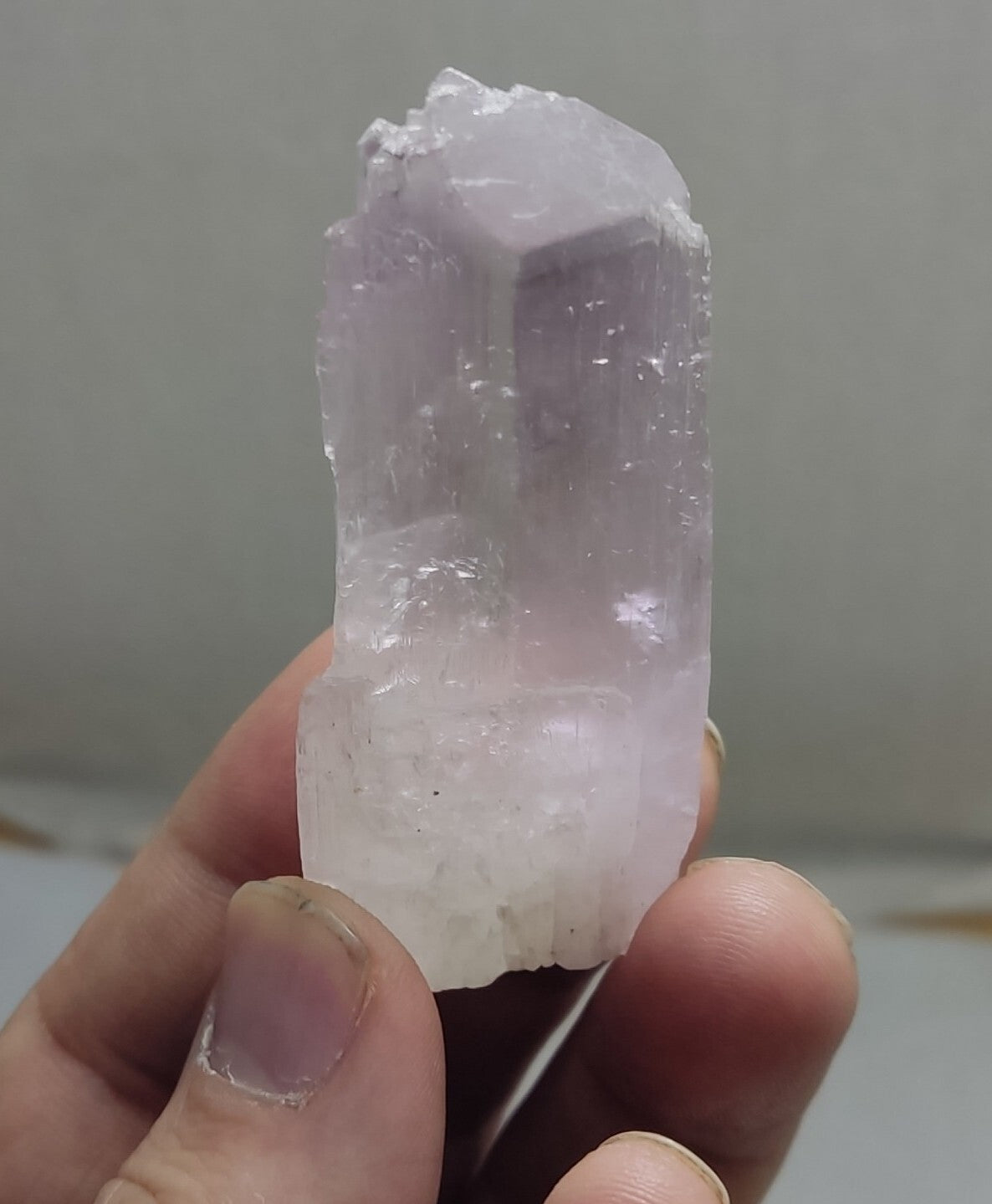 A very Aesthetic Natural spodumene kunzite triphane crystal 39 grams