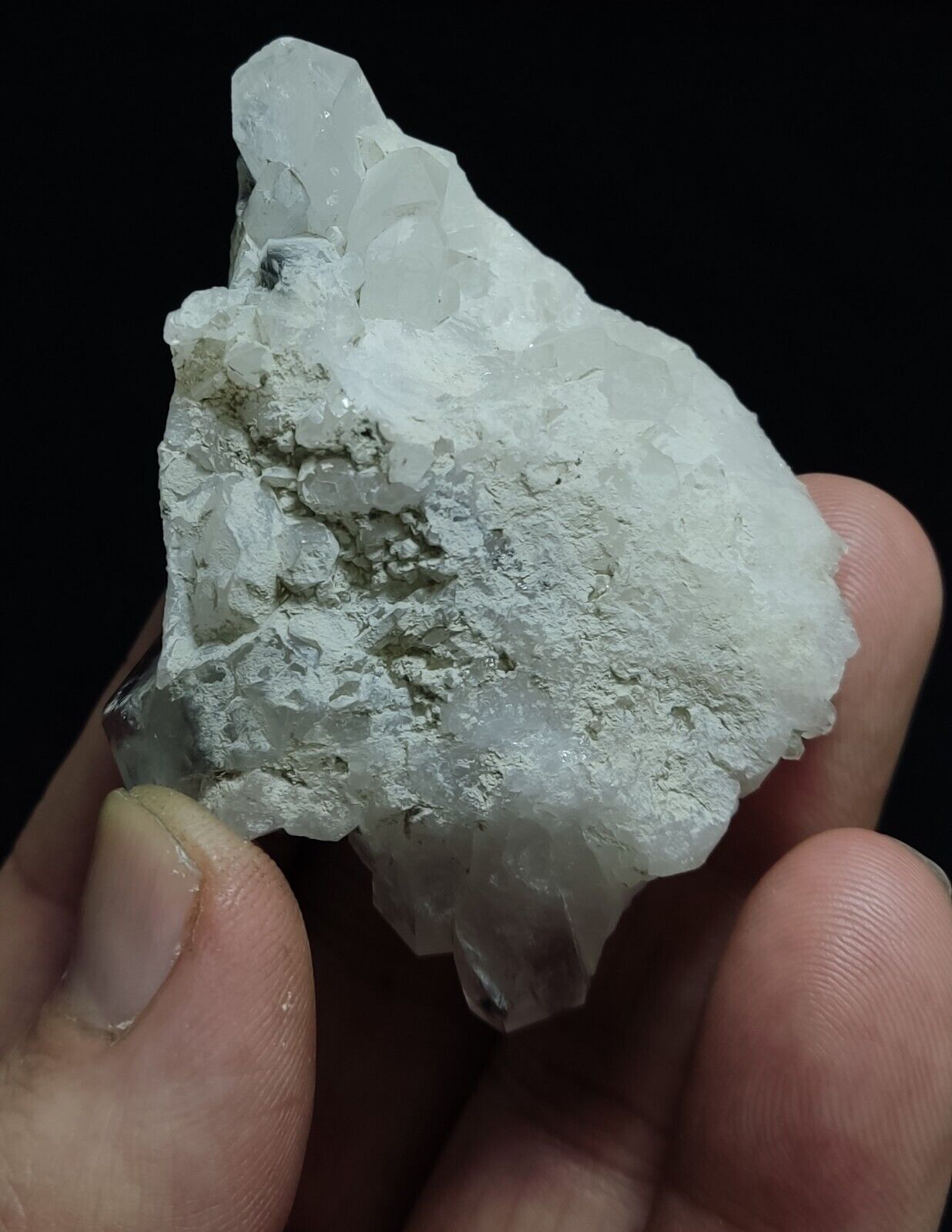 A very Aesthetic Natural terminated brookite Quartz cluster 84 grams