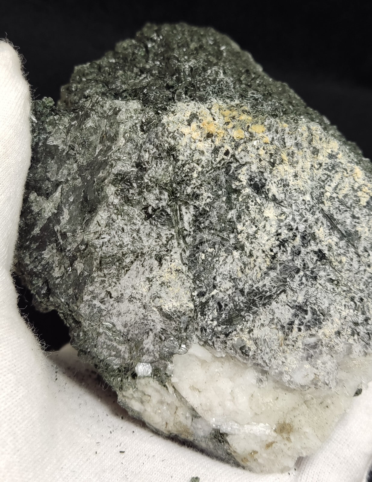 An Aesthetic Natural terminated Chlorite Quartz crystal specimen 1549 grams