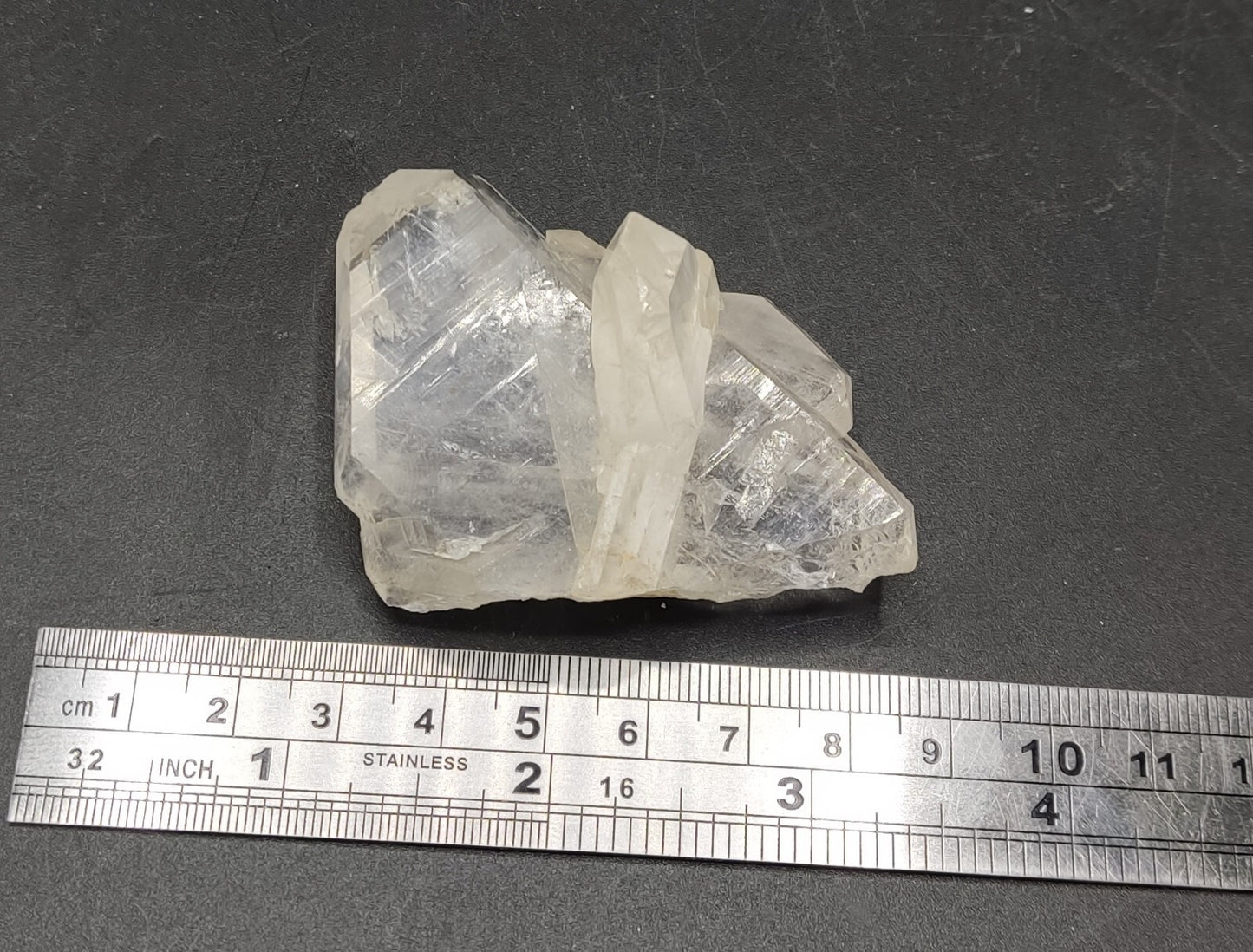 An Aesthetic terminated Quartz crystal specimen 65 grams