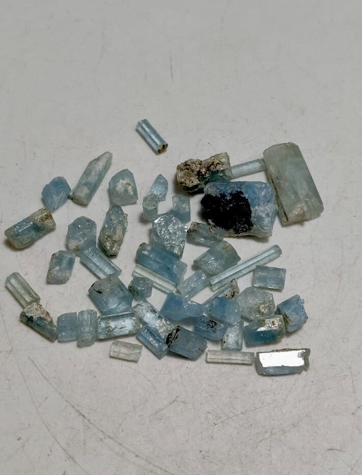 Natural Aquarium Crystals  Lot 18 Grams.