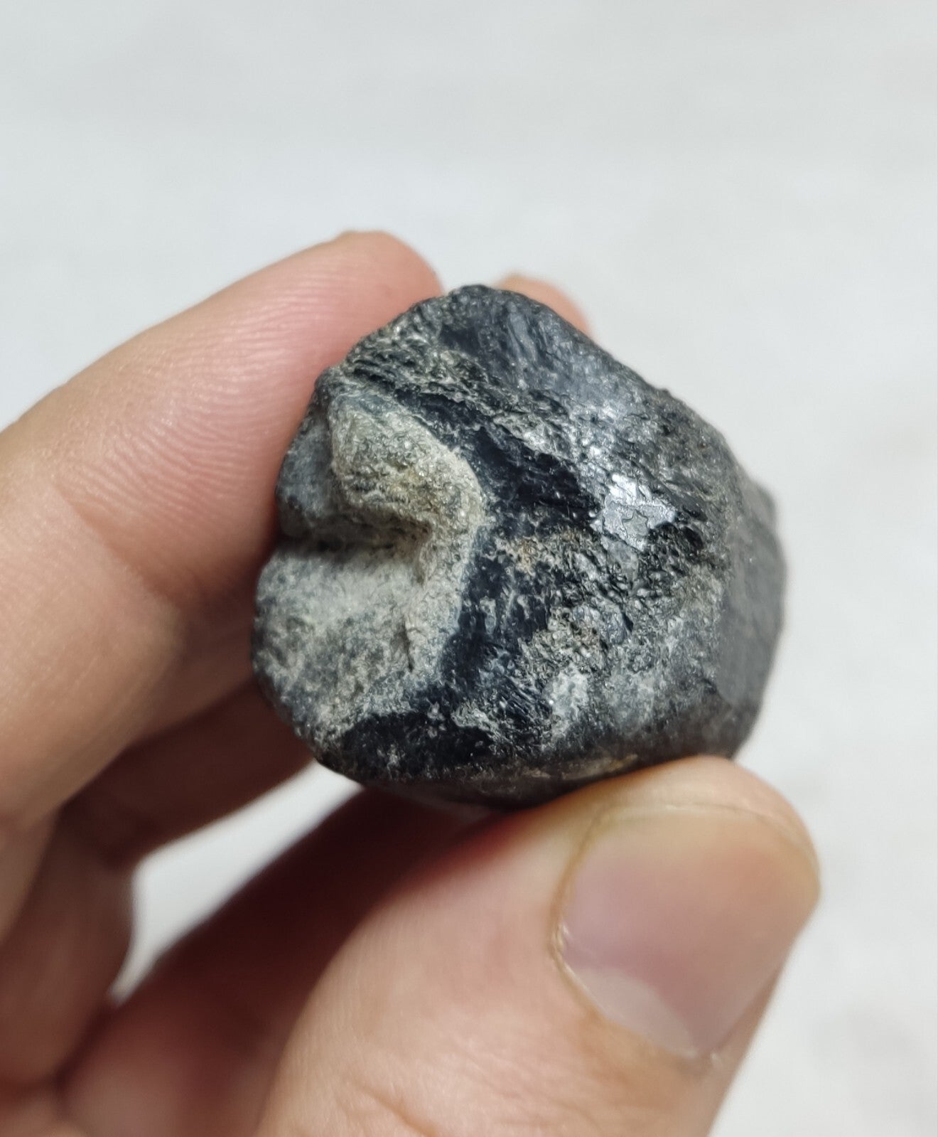 An amazing specimen of terminated black tourmaline 66 grams