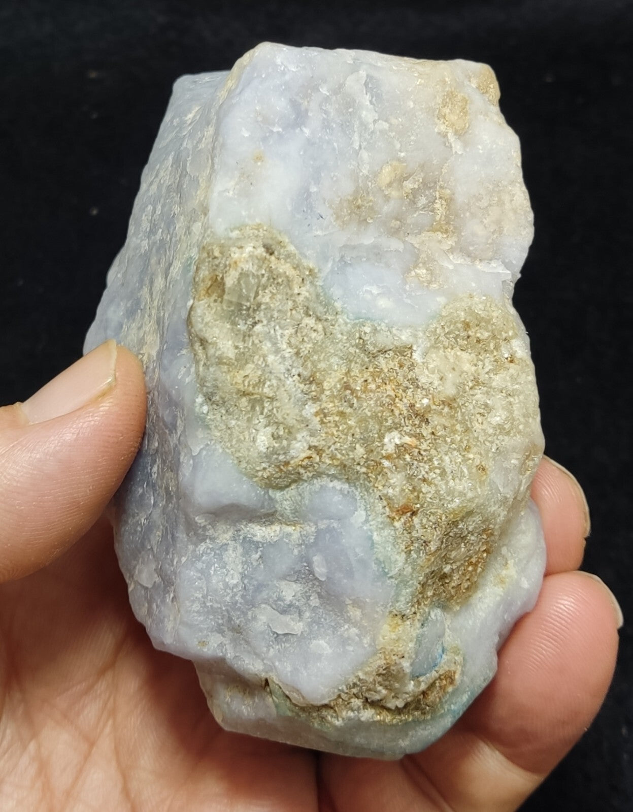 An Aesthetic Natural beautiful rough Hackmanite specimen 414 grams