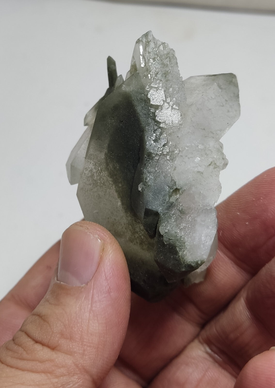A very Aesthetic Natural beautifully terminated Chlorite Quartz crystal 88 grams