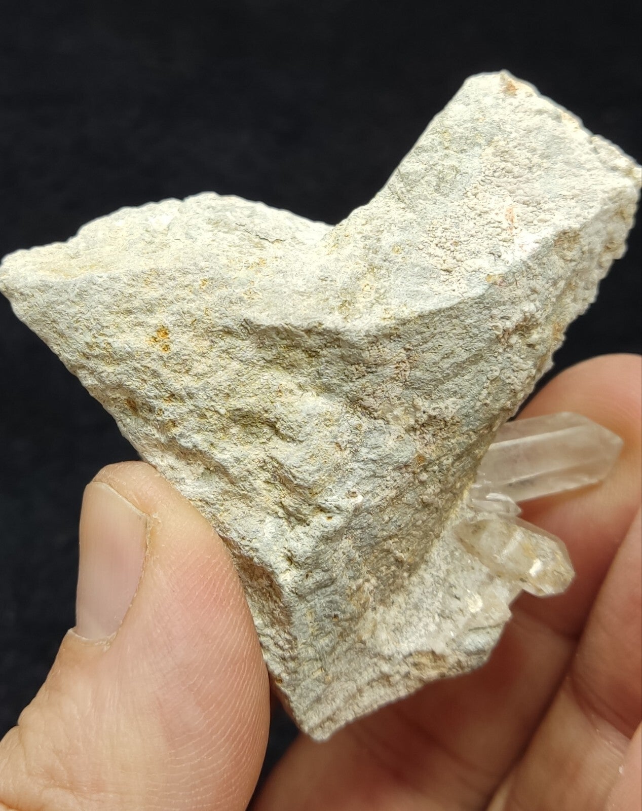 An Aesthetic terminated specimen of Quartz cluster on matrix 73 grams