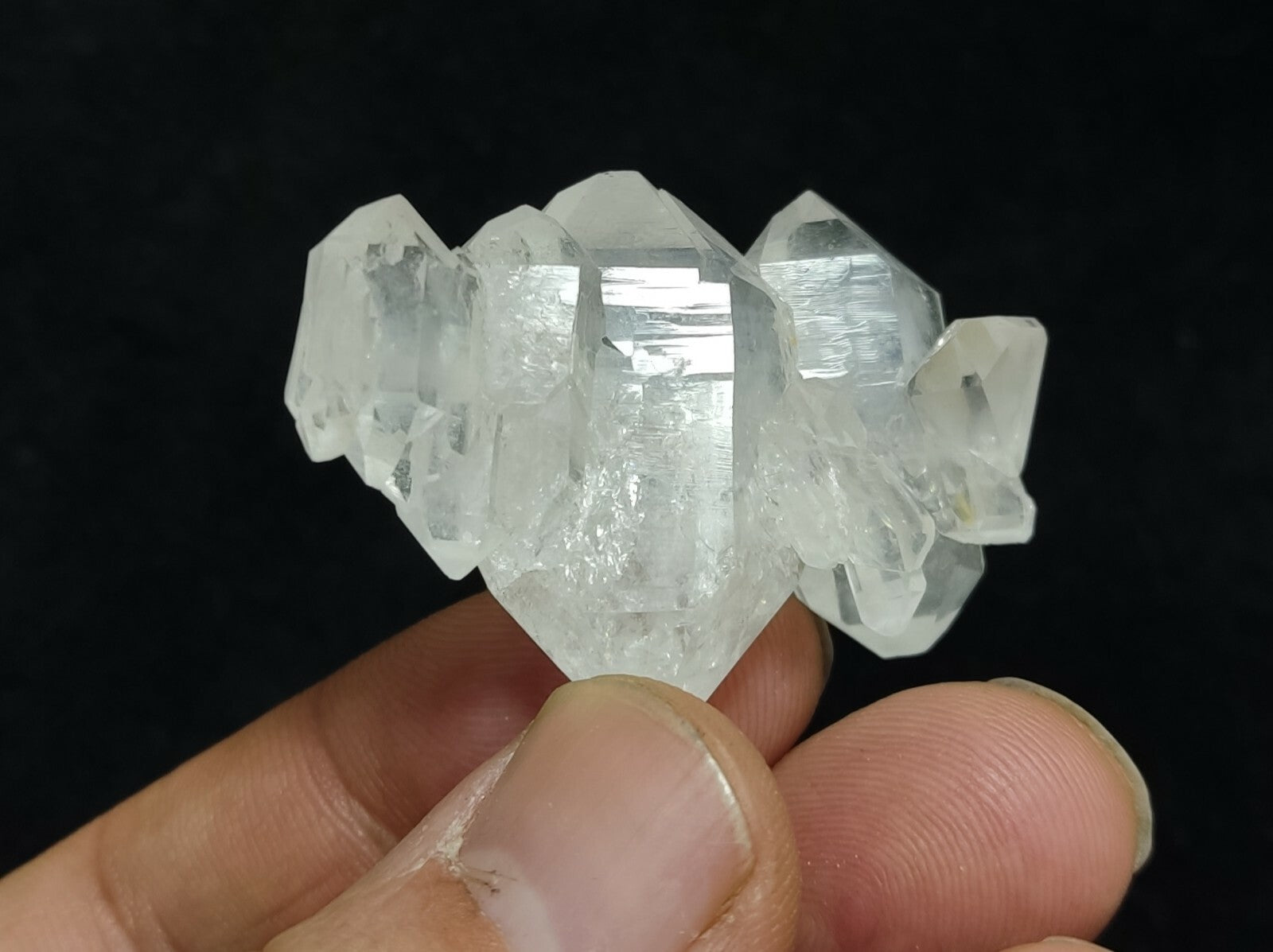 An amazing specimen of terminated faden Quartz crystal 21 grams