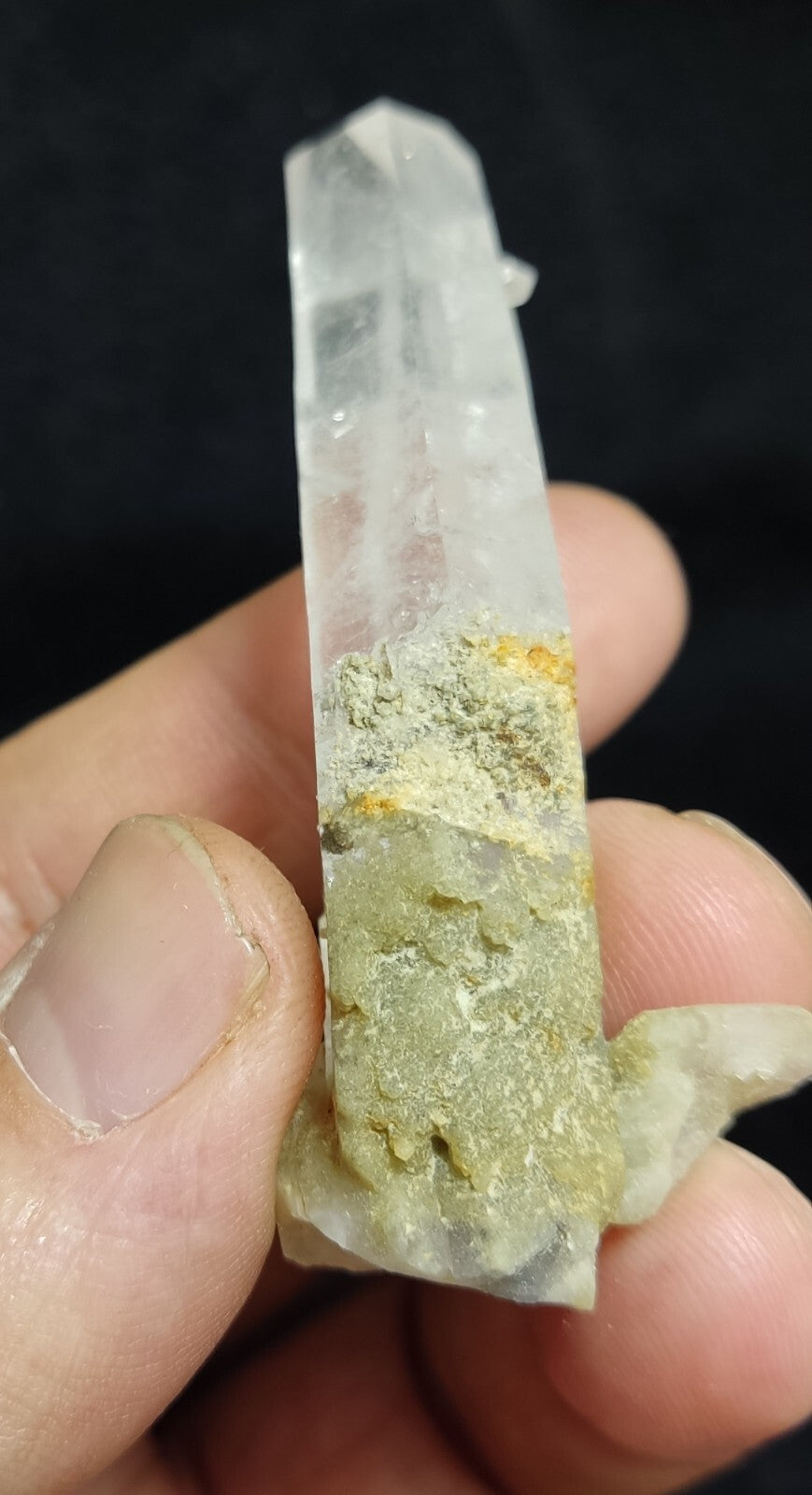 An Aesthetic Natural terminated Quartz crystal with chlorite inclusions 34 grams