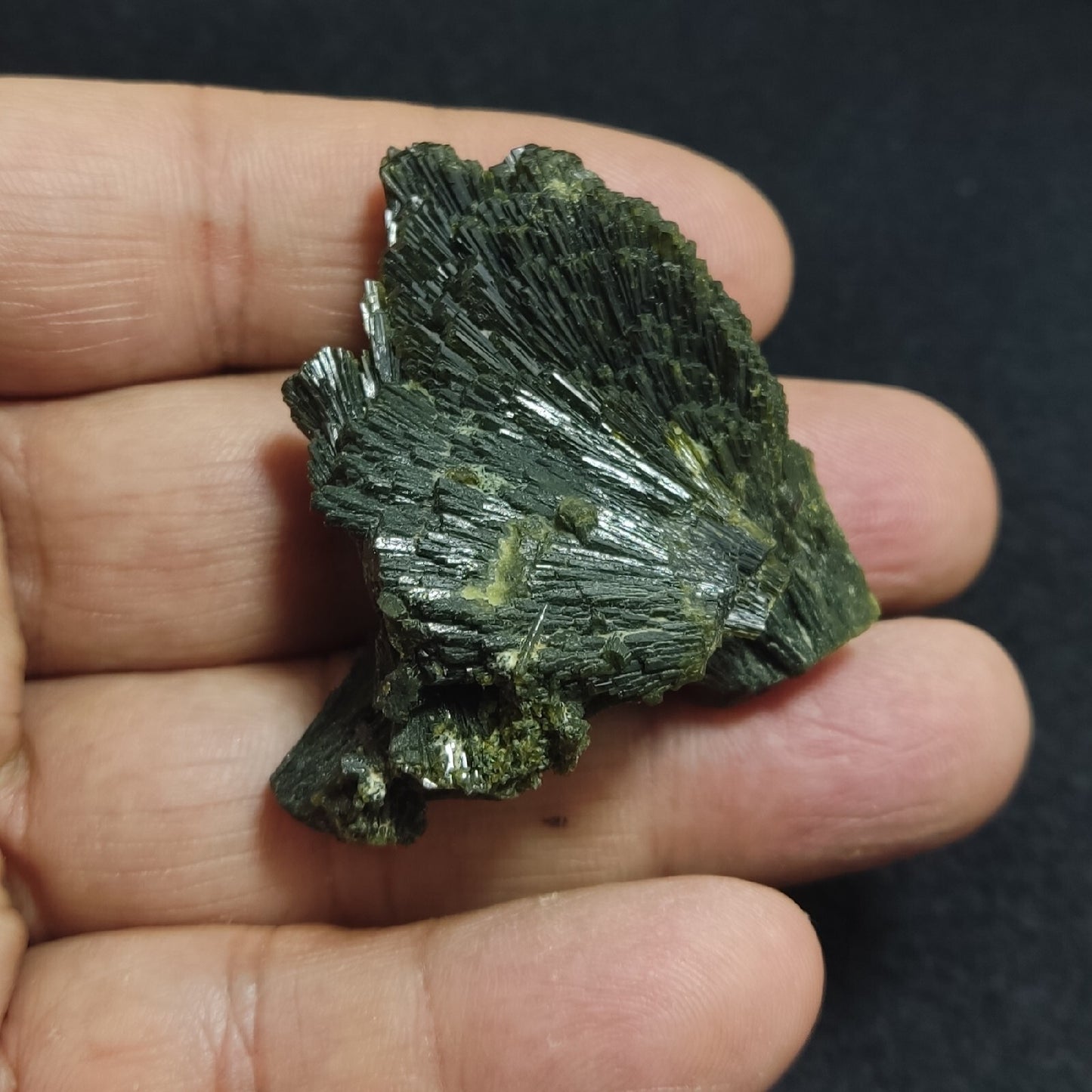 Single natural Epidote Crystal spray formations 39 grams