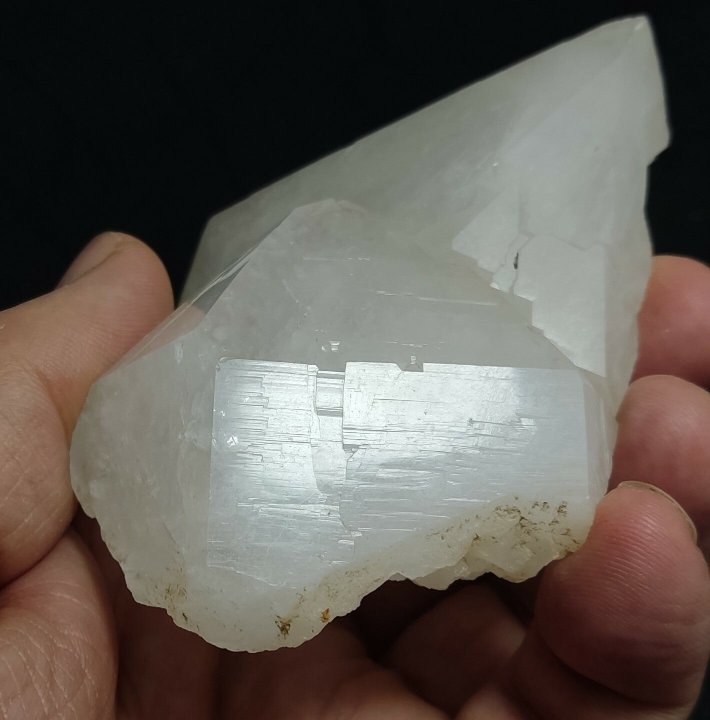 A very Aesthetic Natural beautifully terminated Quartz crystal 244 grams