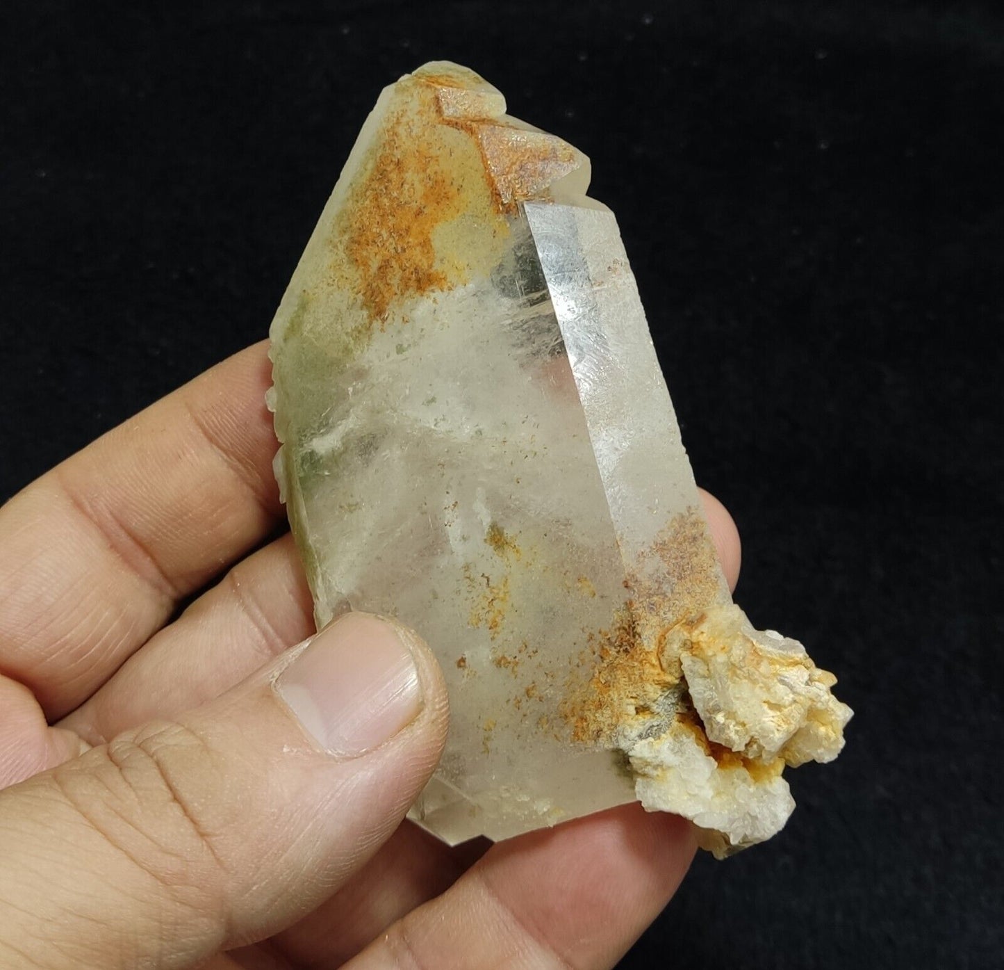 An Aesthetic Natural terminated quartz with Chlorite and iron stains 98 grams