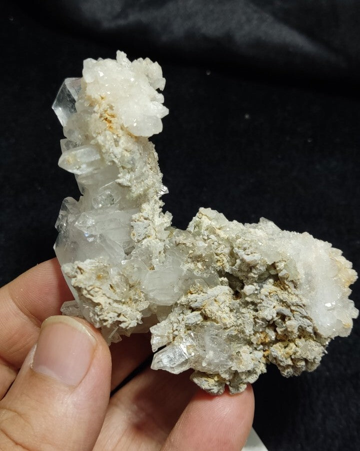 Natural quartz Cluster specimen 144 grams