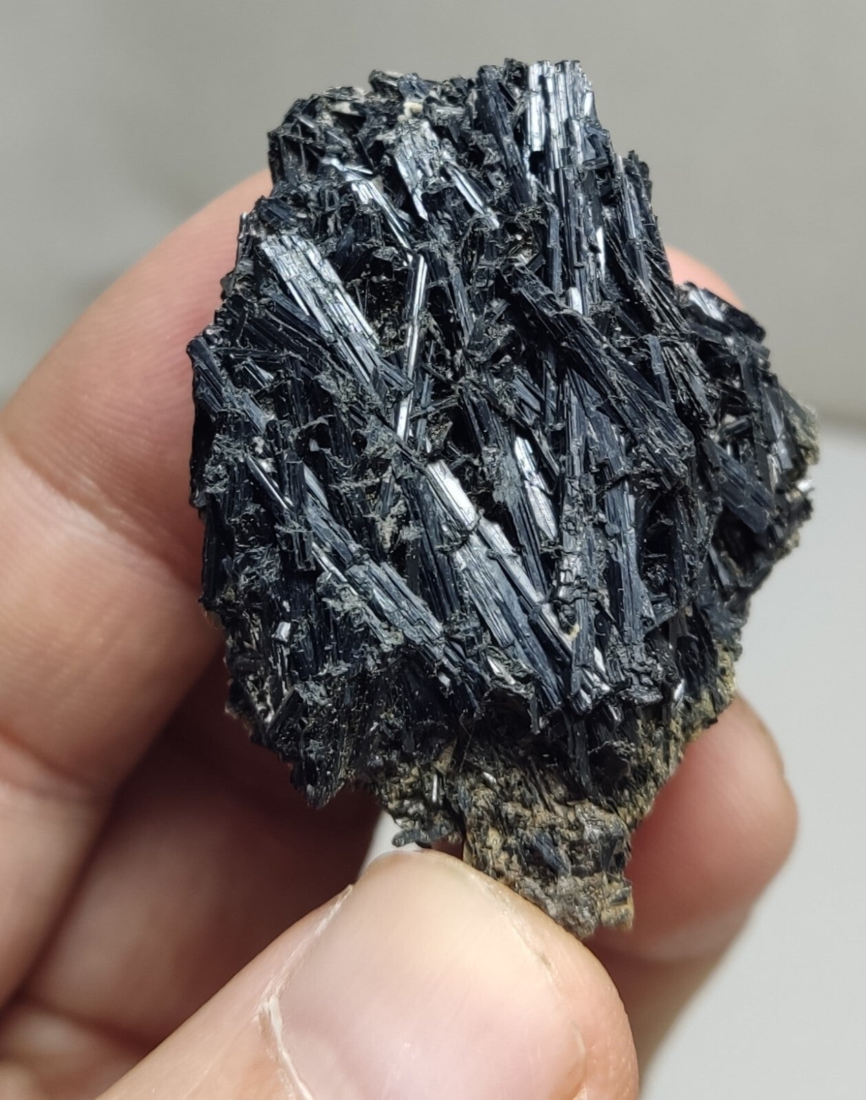An aesthetic specimen of terminated aegirine crystals cluster 25 grams