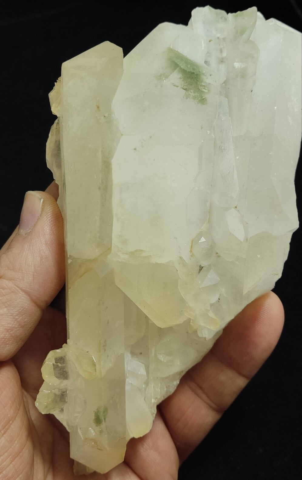 Natural beautifully terminated Quartz with Chlorite Inclusions 396 grams