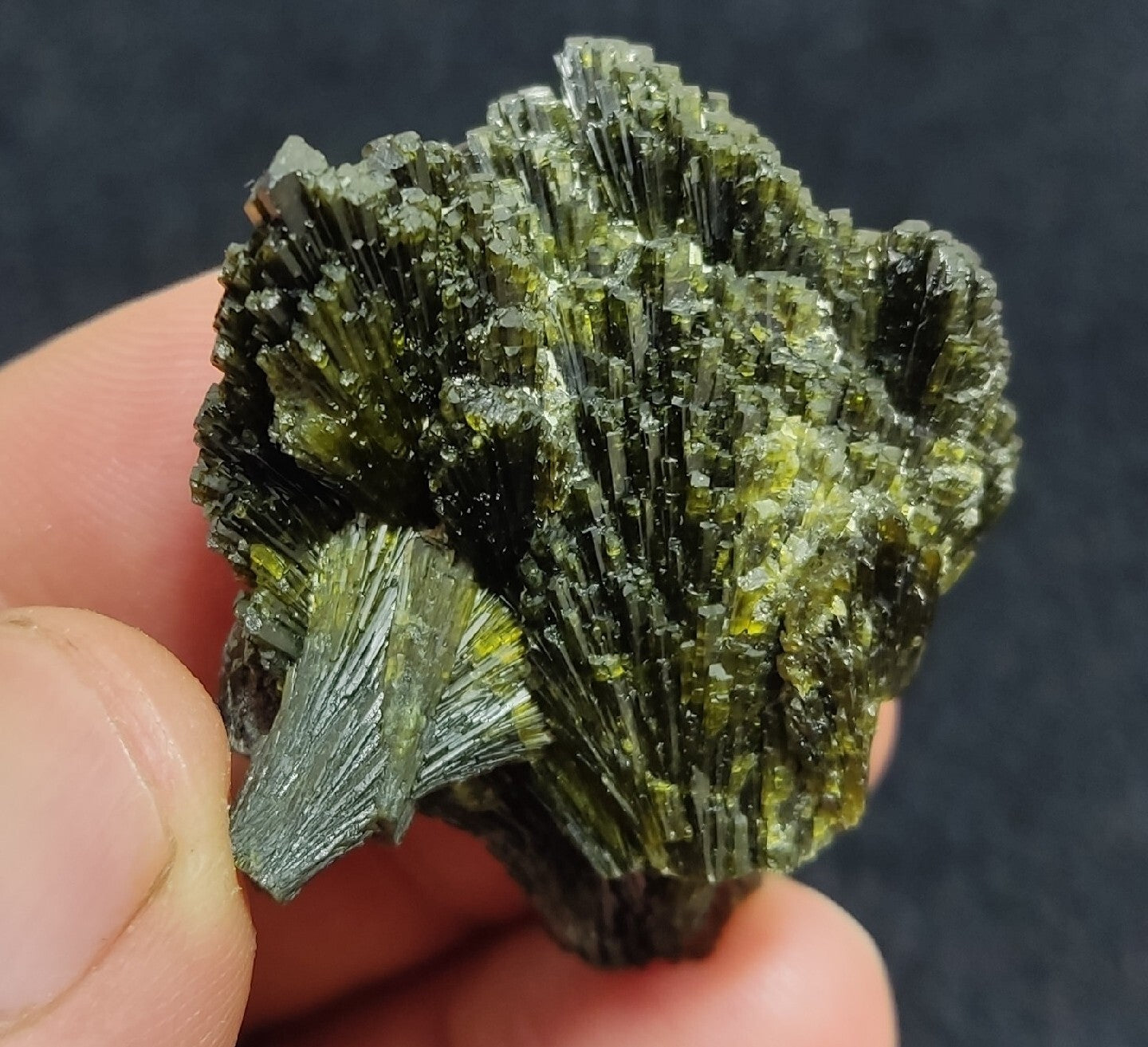 Single natural Epidote Crystal spray formations 32 grams