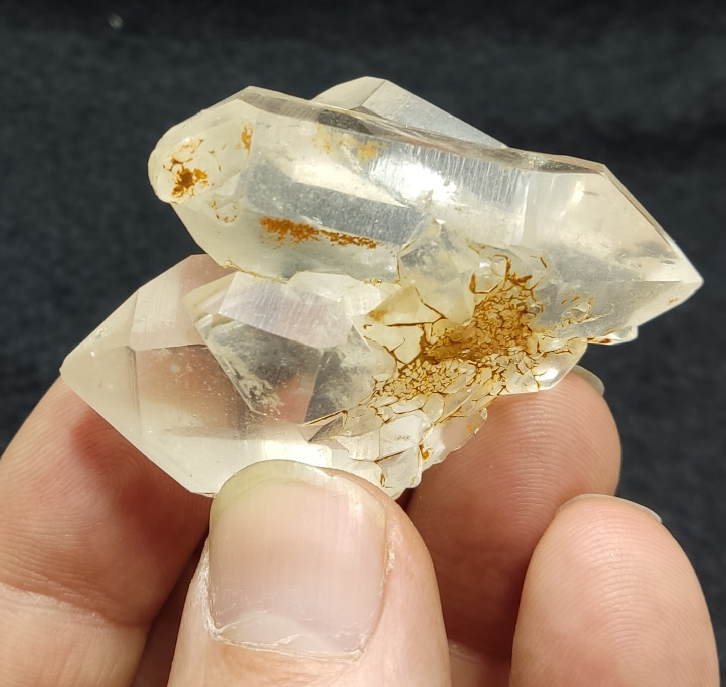An Aesthetic Natural terminated quartz specimen 41 grams