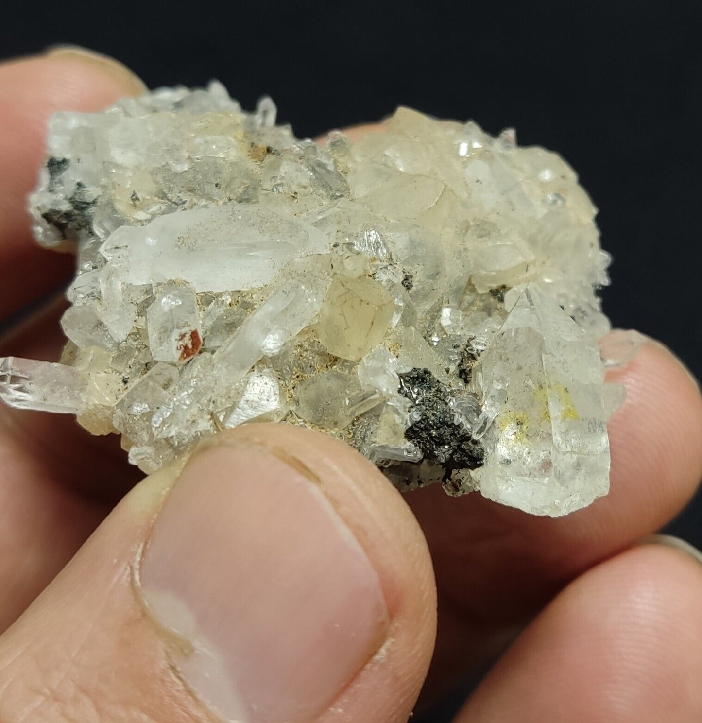 An Aesthetic quartz/calcite crystal specimen with petroleum inclusions 28 grams