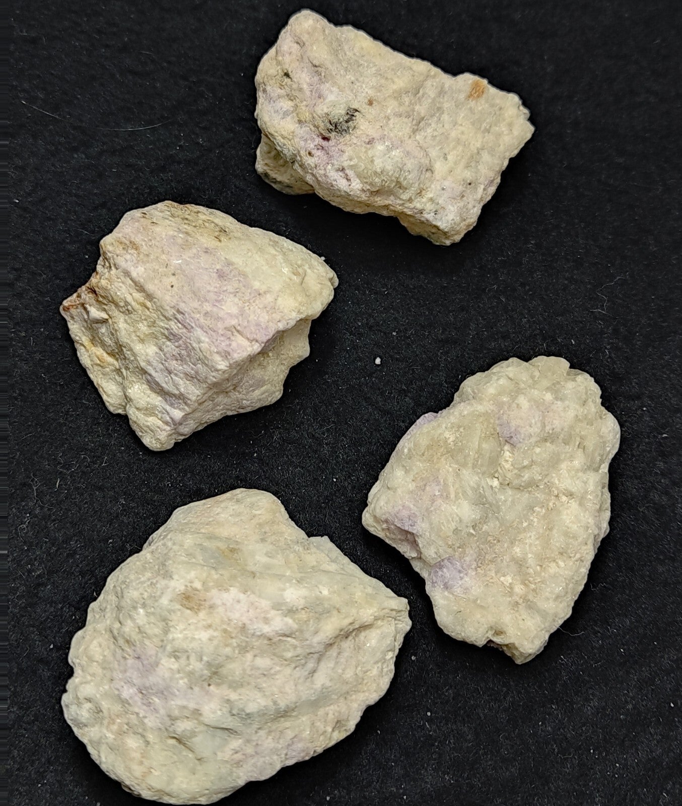 109 grams Natural rough Hackmanite