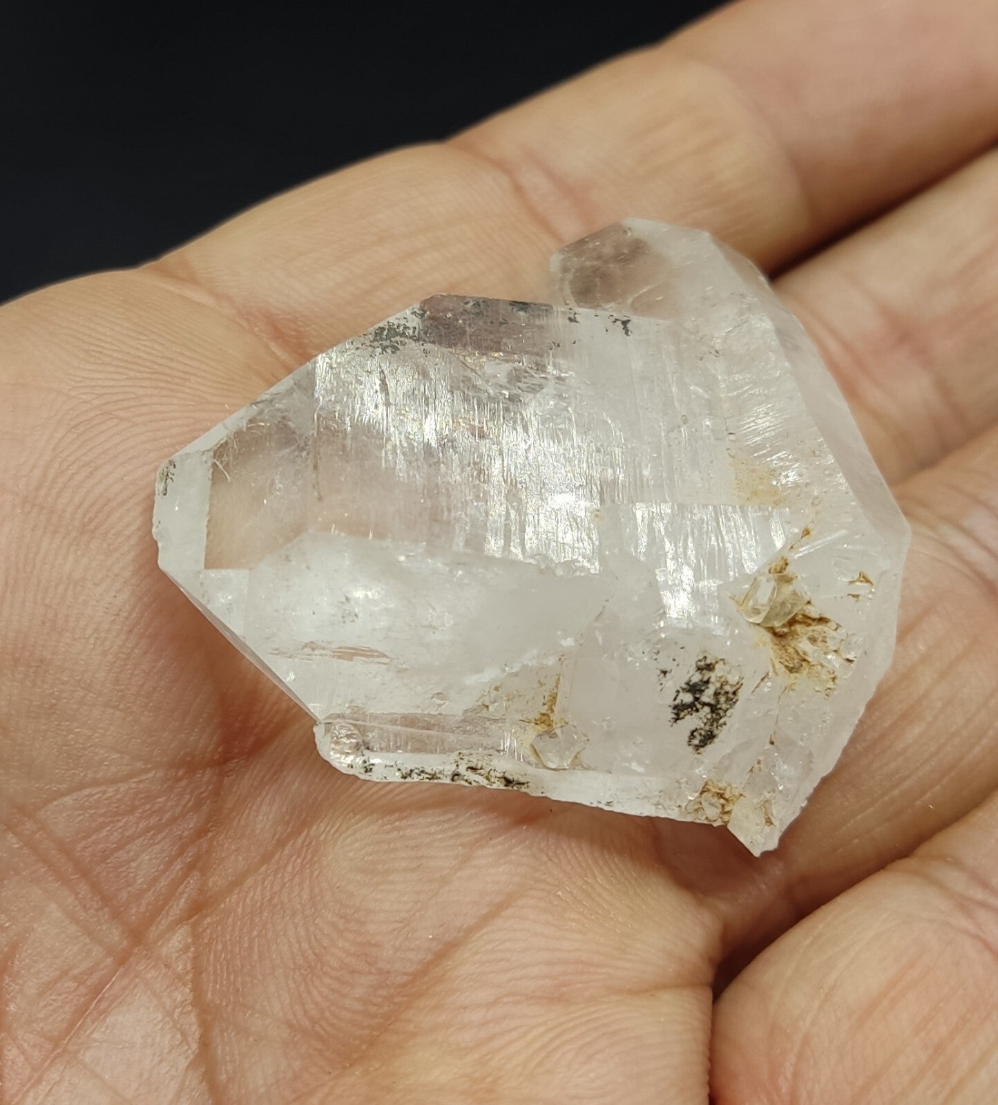 An Aesthetic terminated Quartz crystal specimen 30 grams