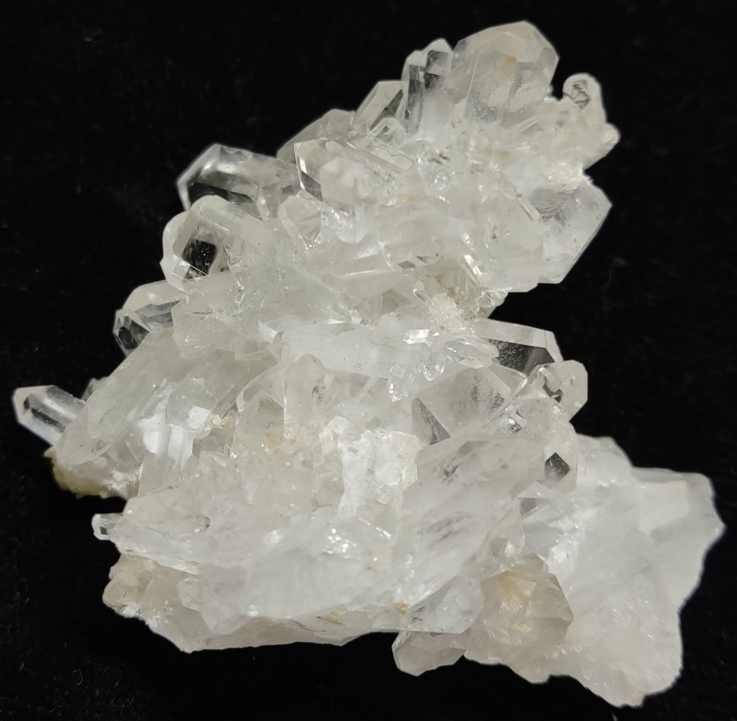 An Aesthetic Natural beautifully terminated Quartz cluster 52 grams