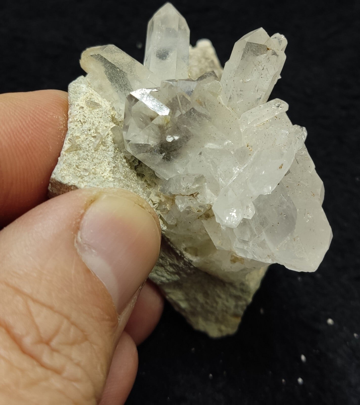 An Aesthetic terminated specimen of Quartz cluster on matrix 73 grams