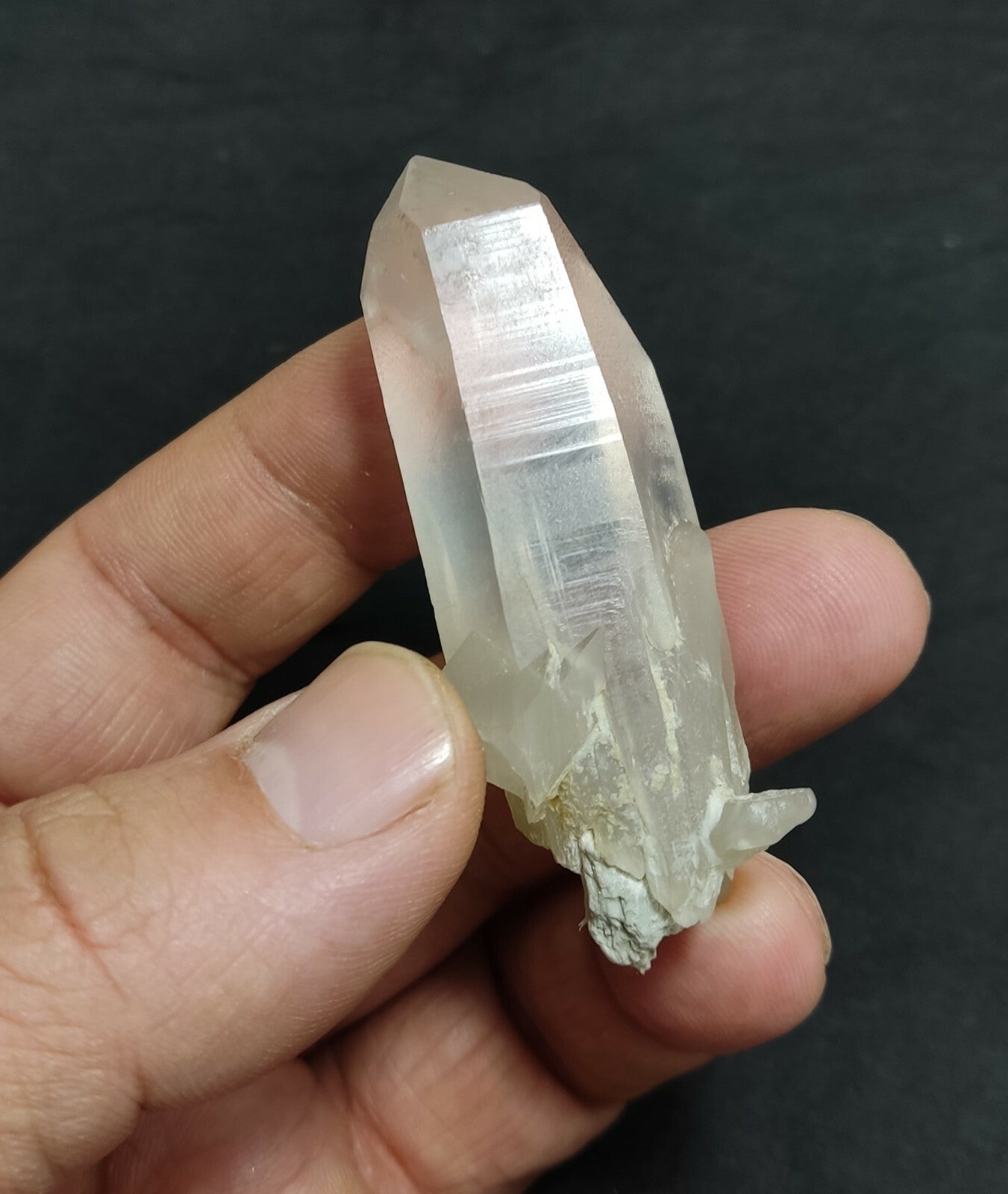 An amazing specimen of terminated Quartz crystal with unique inclusions 39 grams