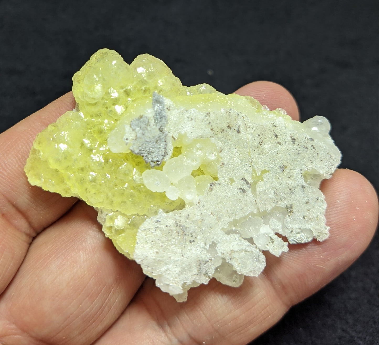 An Aesthetic Natural specimen of brucite 23 grams