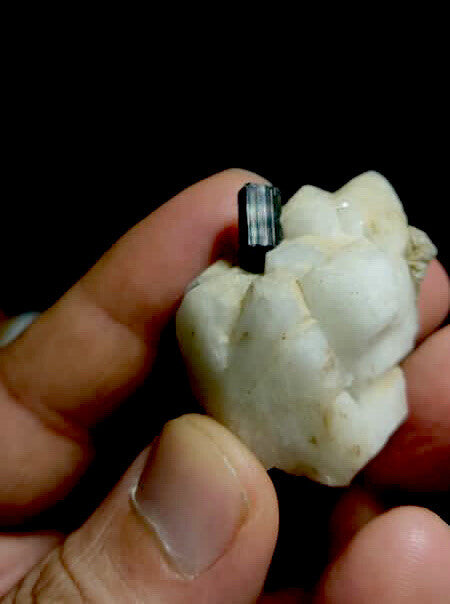 Tourmaline on albite 36g, 5x3x2.5cm