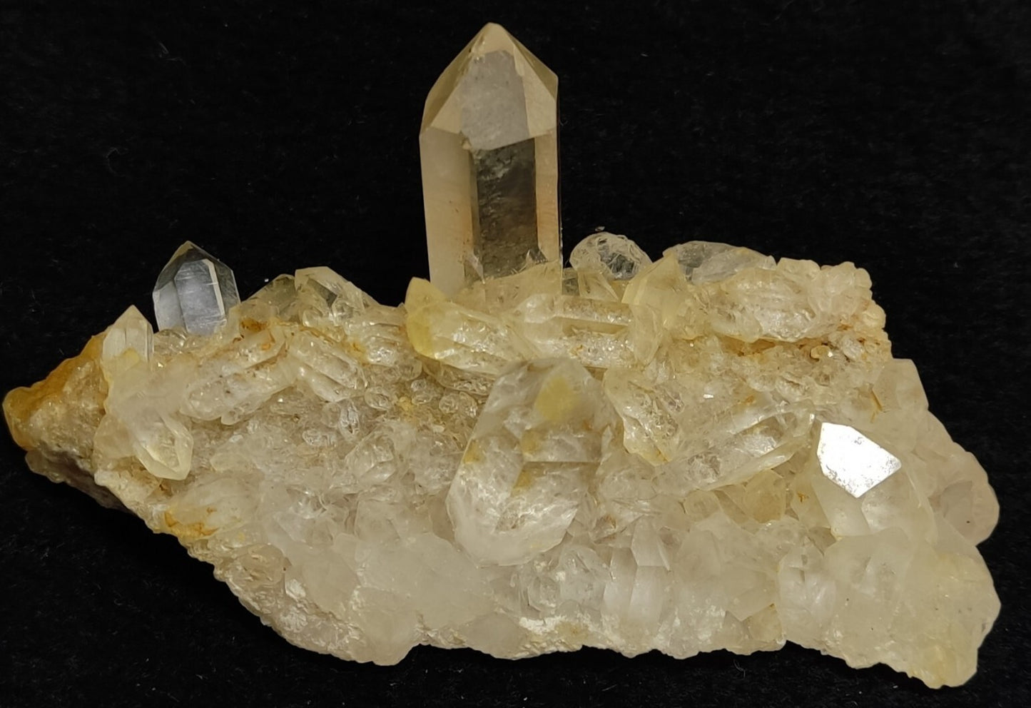 An Aesthetic terminated specimen of Quartz cluster 66 grams