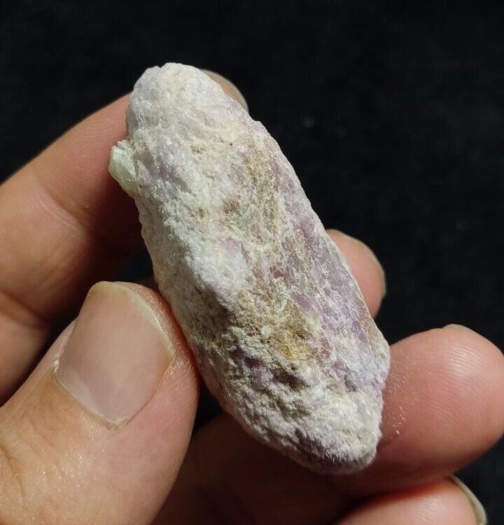 38 grams Tenebrescent Highly Fluorescent Hackmanite Specimen