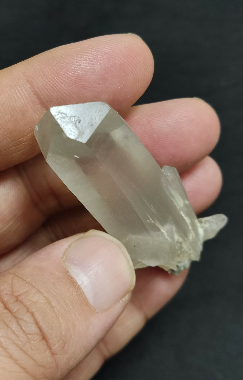 An amazing specimen of terminated Quartz crystal with unique inclusions 39 grams