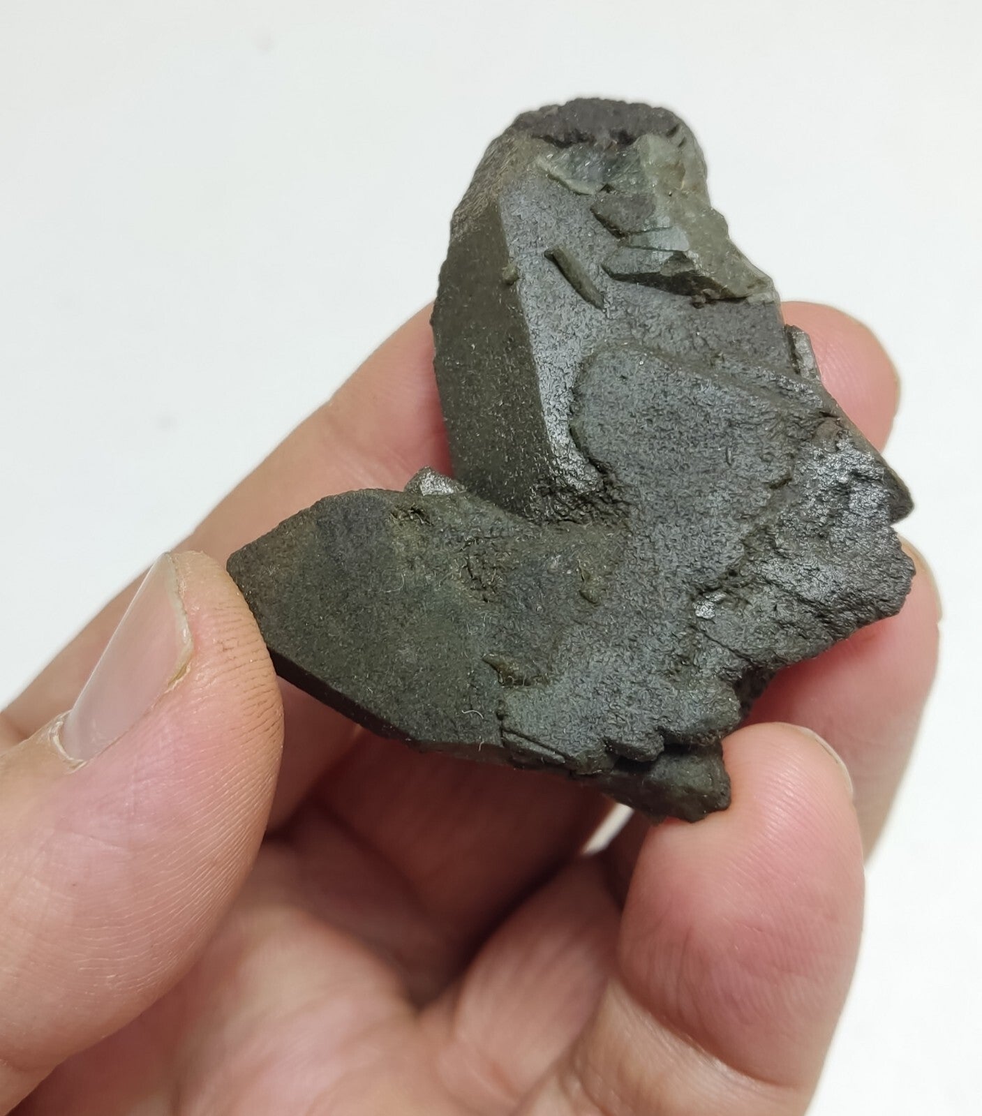 A very Aesthetic Natural beautifully terminated Chlorite Quartz crystal 36 grams