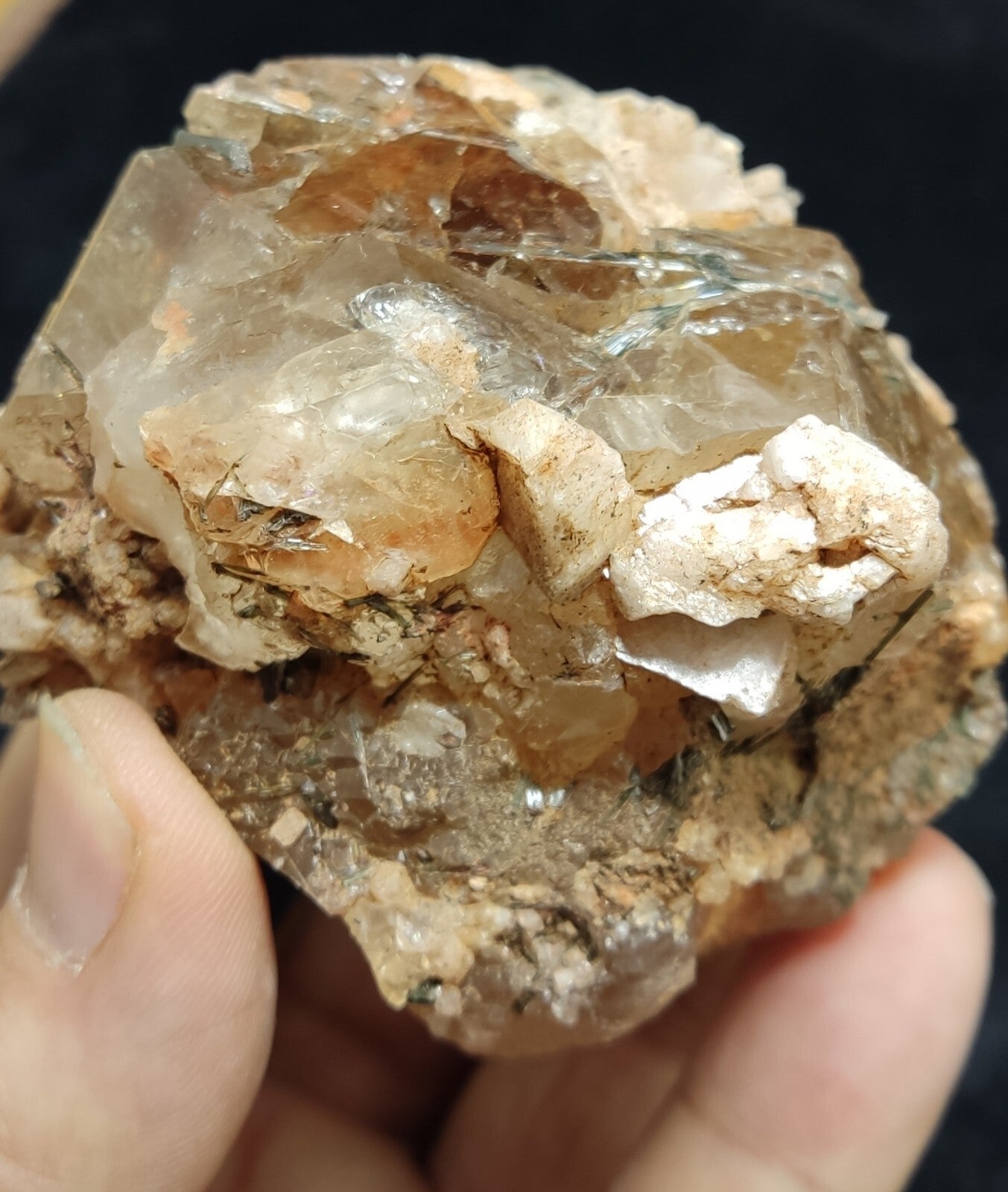 An Aesthetic terminated Quartz floater with aegirine 381 grams