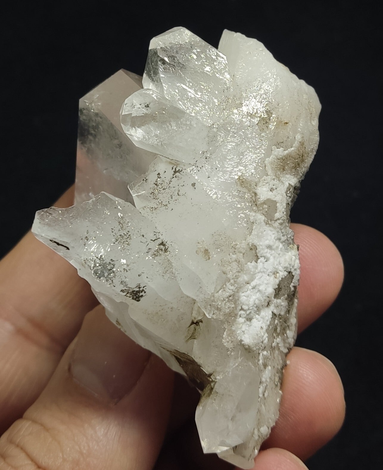 An Aesthetic terminated specimen of Quartz 104 grams