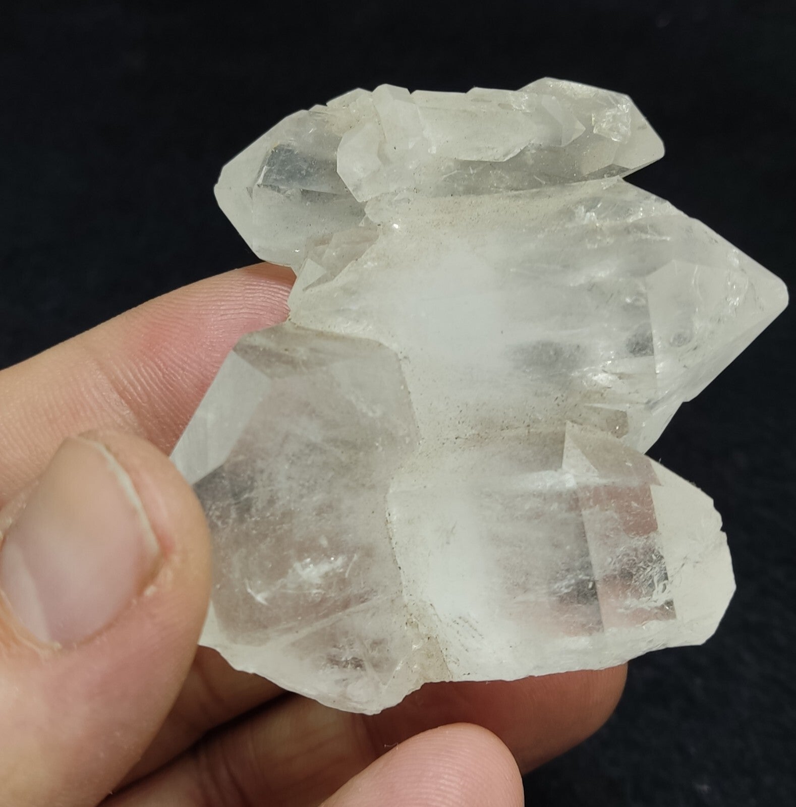 An Aesthetic terminated specimen of faden Quartz cluster 87 grams