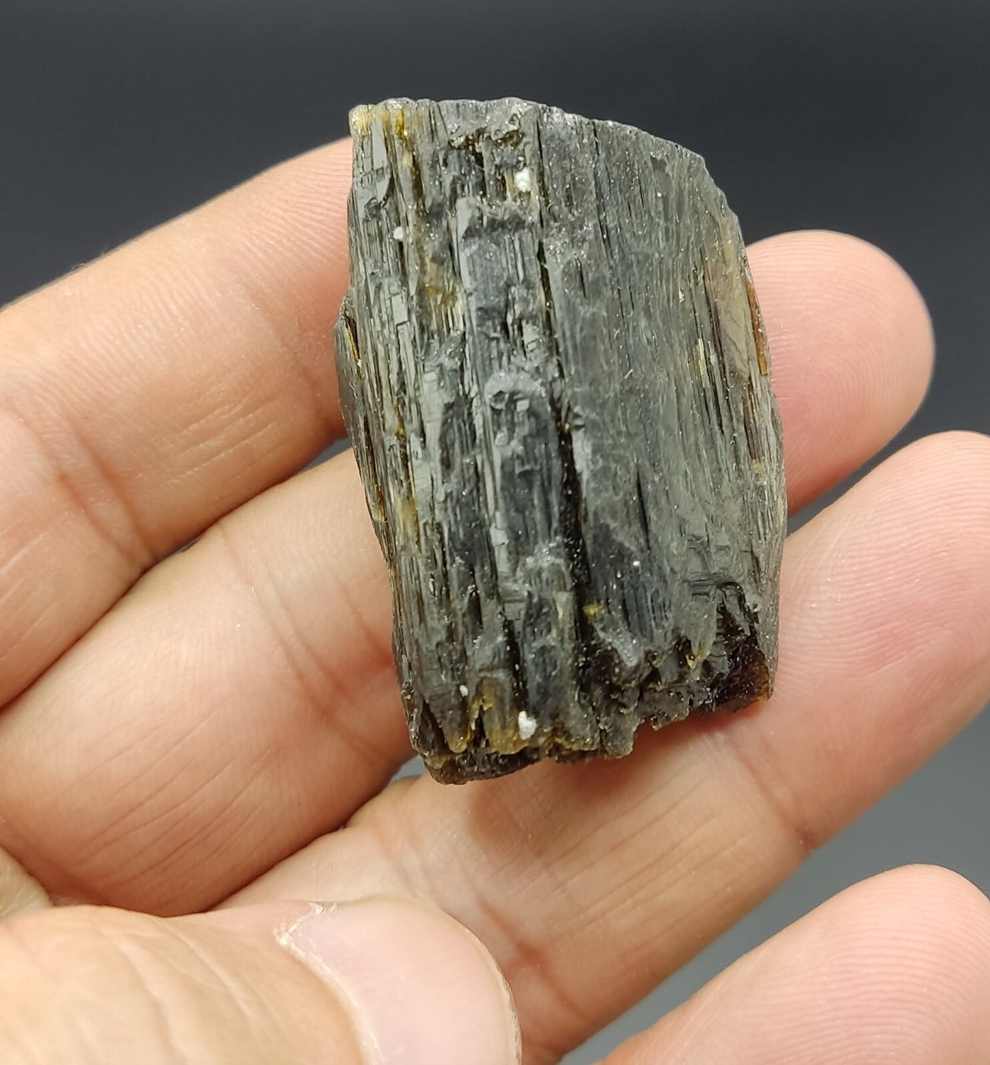 An aesthetic specimen of epidote crystal 28.5 grams