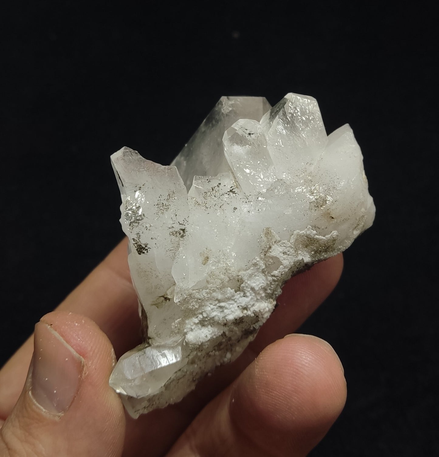 An Aesthetic terminated specimen of Quartz 104 grams