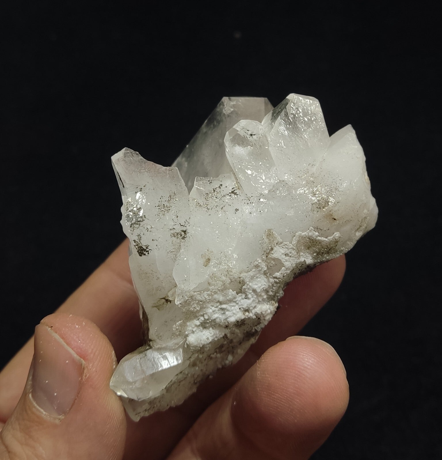 An Aesthetic terminated specimen of Quartz 104 grams