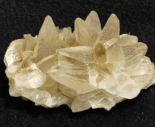 An amazing specimen of calcite 88 grams