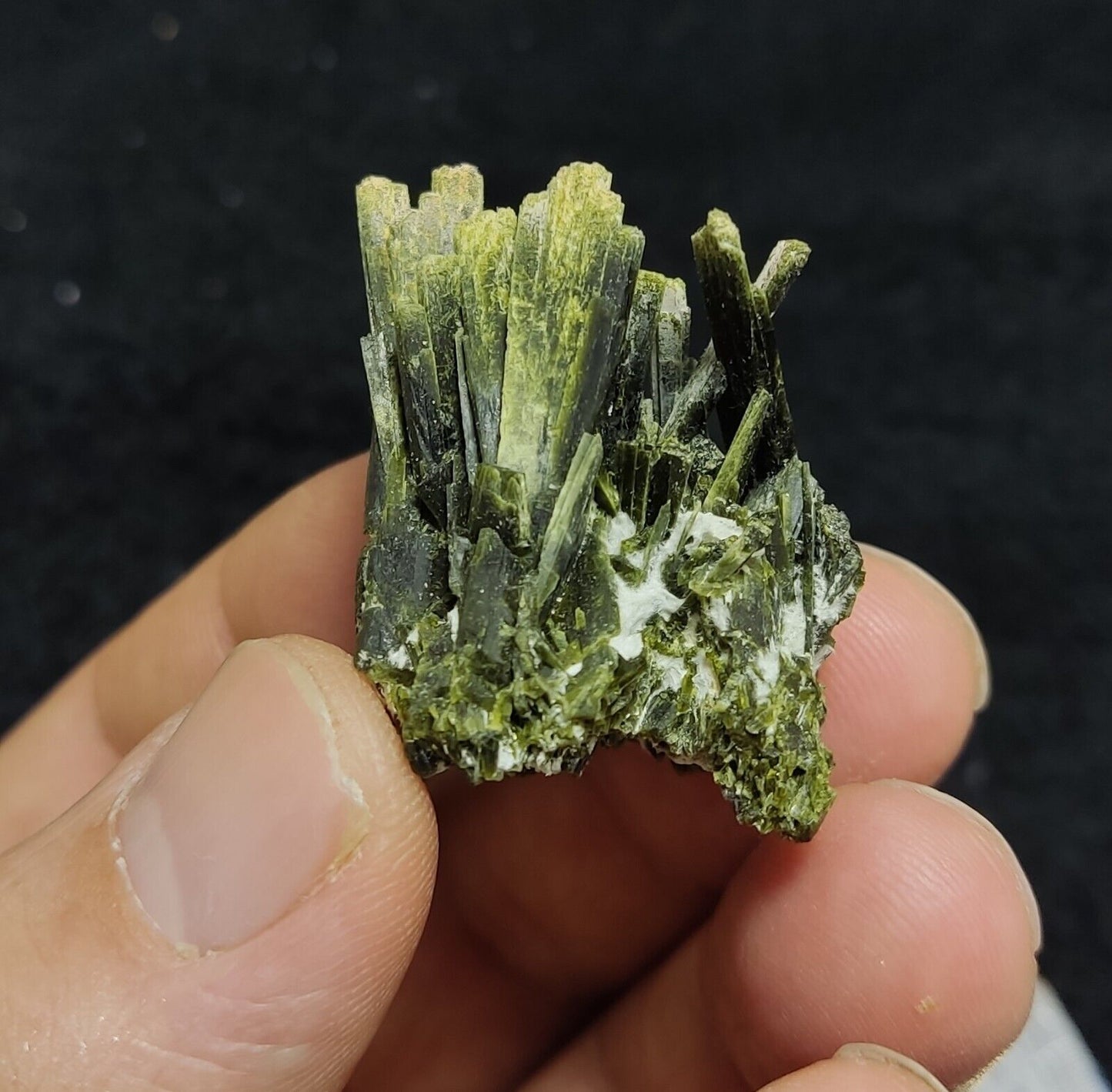 A very Aesthetic Natural beautifully terminated epidote cluster 15 grams